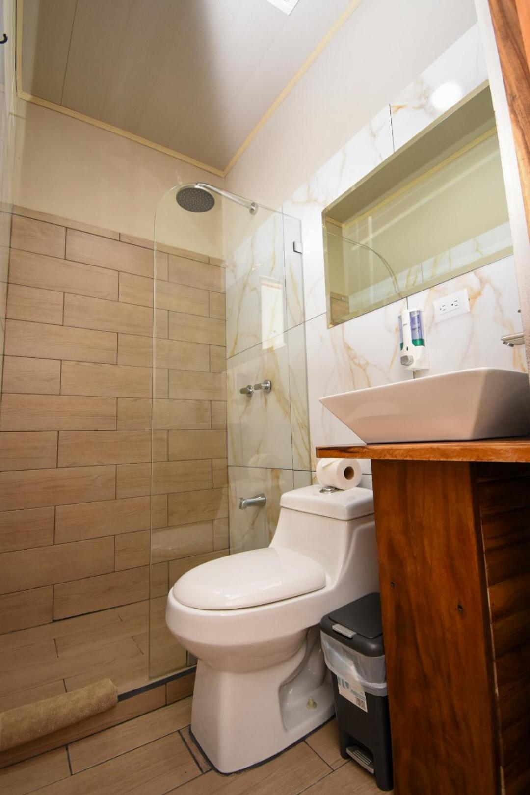 Frühstückspension Cabinas Eddy 2*